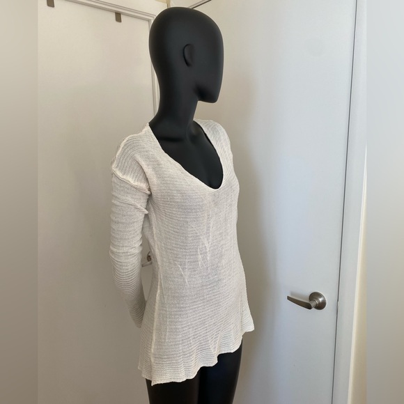 Distressed White Sweater - Picture 4 of 4